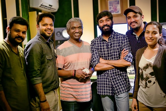 விஜய் யேசுதாஸுக்காக தனுஷ் பாடினார்!