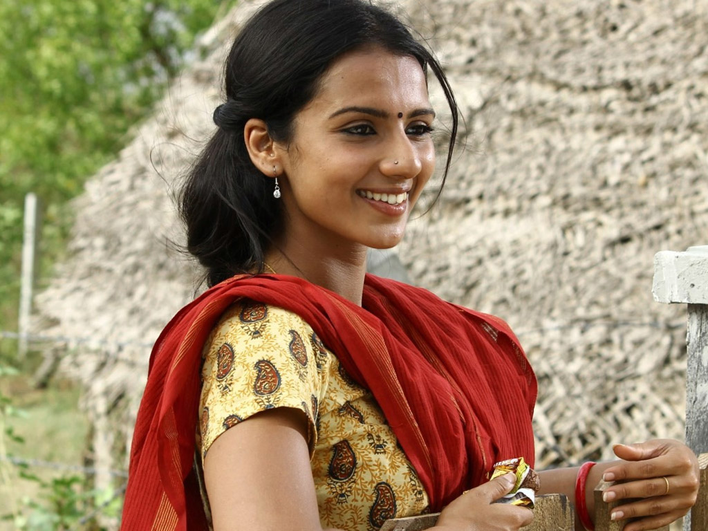 என் படுக்கையில் பங்கு கேட்ட தமிழ் தயாரிப்பாளர்!  ஸ்ருதி பகீர்