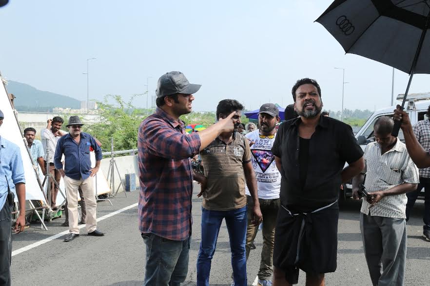 கேங்ஸ்டர் அம்சங்கள் கலந்த காதல் திரில்லர் படம் -‘வஞ்சகர் உலகம்’