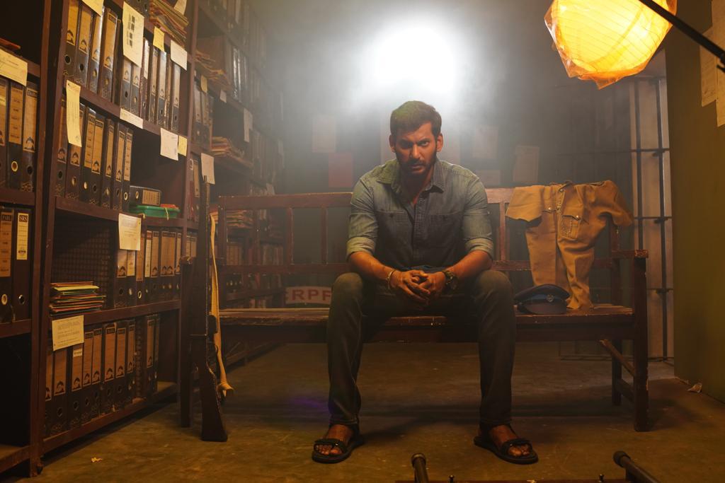 கிறிஸ்துமஸ் நாளில் நடிகர் விஷாலின் “வீரமே வாகை சூடும்” திரைப்பட டீசர் !