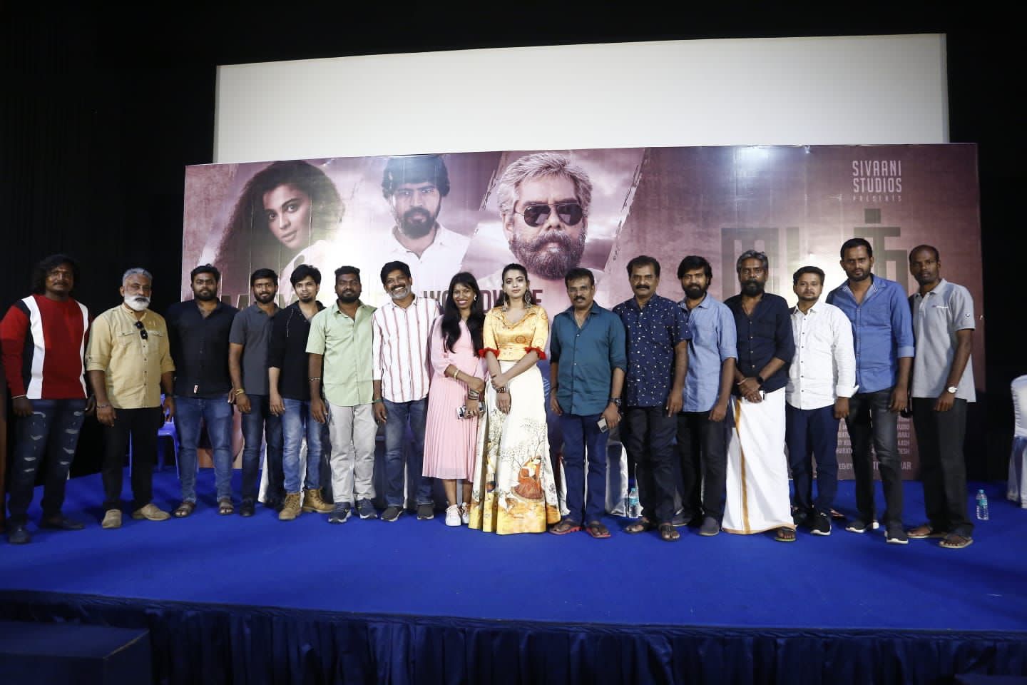 அழகான பெண்கள் தமிழ் பேசினால்.. தமிழ் மொழி அழியாது: