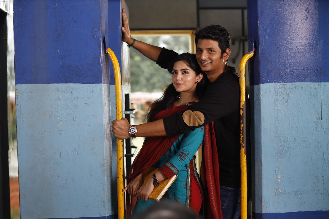 ‘வரலாறு முக்கியம்’ படத்திற்கு 300 ஸ்கிரீன்ஸ் ஒதுக்கப்பட்டுள்ளது