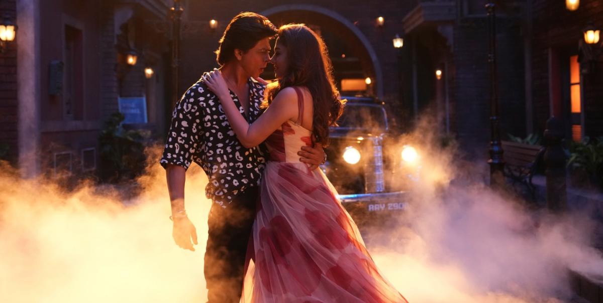 90 களில் காதல் மன்னனாக வலம் வந்த ஷாருக்கானை “ஹைய்யோடா” பாடல் மூலம் மீண்டும் அதே வசீகரத்திற்கு கொண்டு வந்துள்ளனர்!