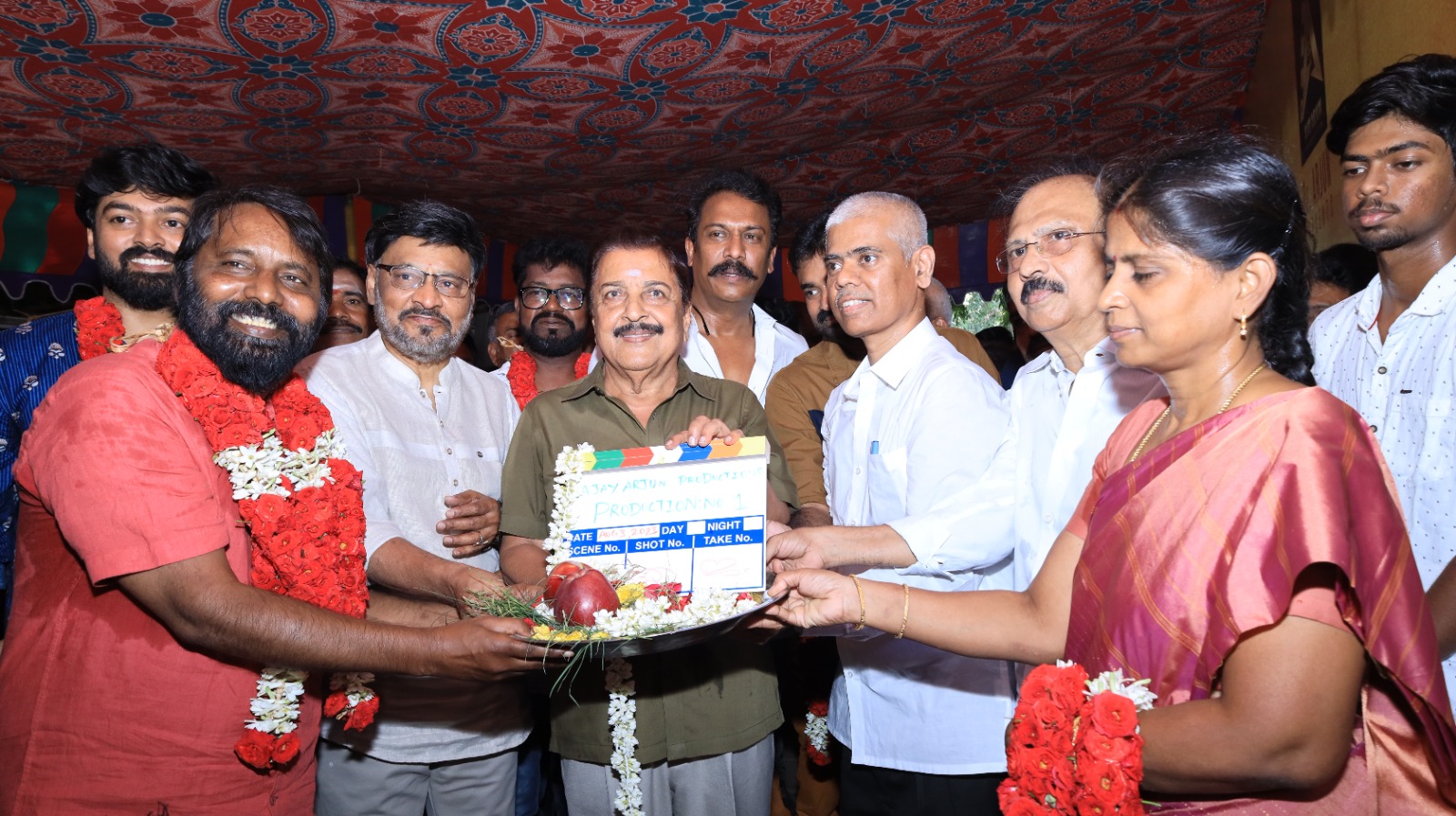 பிரபல எழுத்தாளர்-நடிகர் அஜயன் பாலா எழுதி இயக்கும் படத்தின் பூஜை ! நடிகர் சிவக்குமார் தொடங்கி வைத்தார்!
