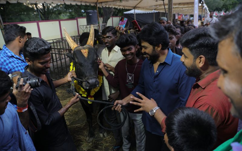 கிராமத்துத் திருவிழாவில் கலந்துகொண்ட, நடிகர் கார்த்தி !!