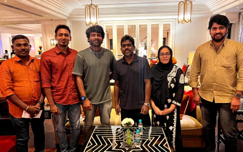 ‘ஸ்வீட் ஹார்ட்’ படக்குழுவினருக்கு வாழ்த்து தெரிவித்த யுவன் சங்கர் ராஜா !!