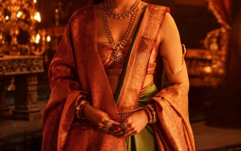 காந்தாரா படத்திலிருந்து ‘கனகவதி’  கதாப்பாத்திர லுக்கை ஹோம்பாலே பிலிம்ஸ் வெளியிட்டுள்ளது !!*